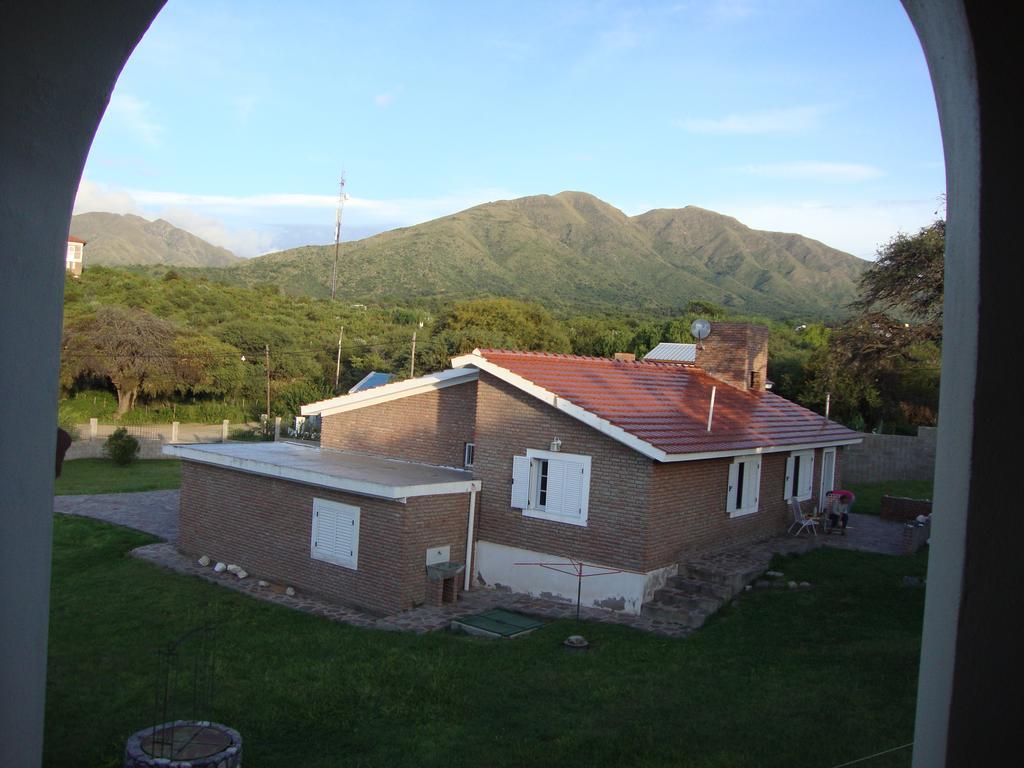 Posada del Infinito Capilla del Monte Exterior foto